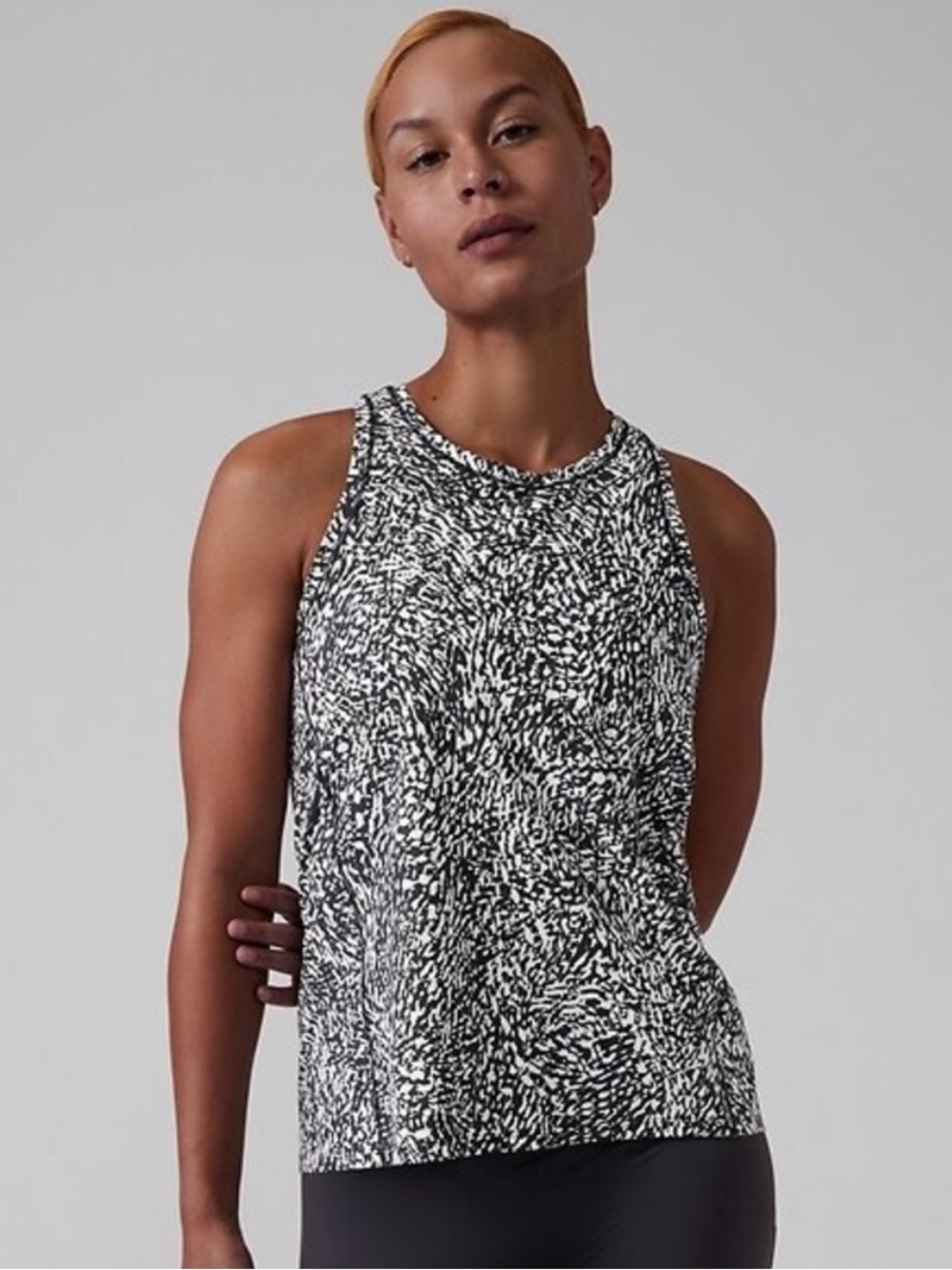☀️ Athleta Ultimate Train Tank in Windstorm Black